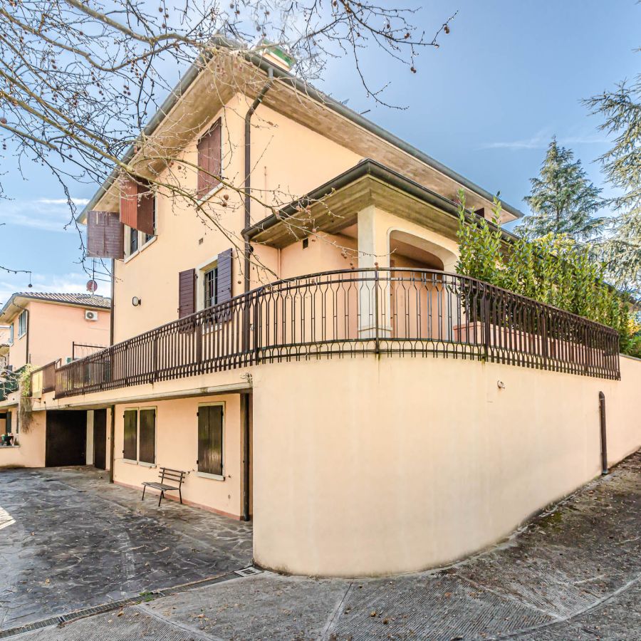 VILLA PONTEBUCO  SAN LAZZARO