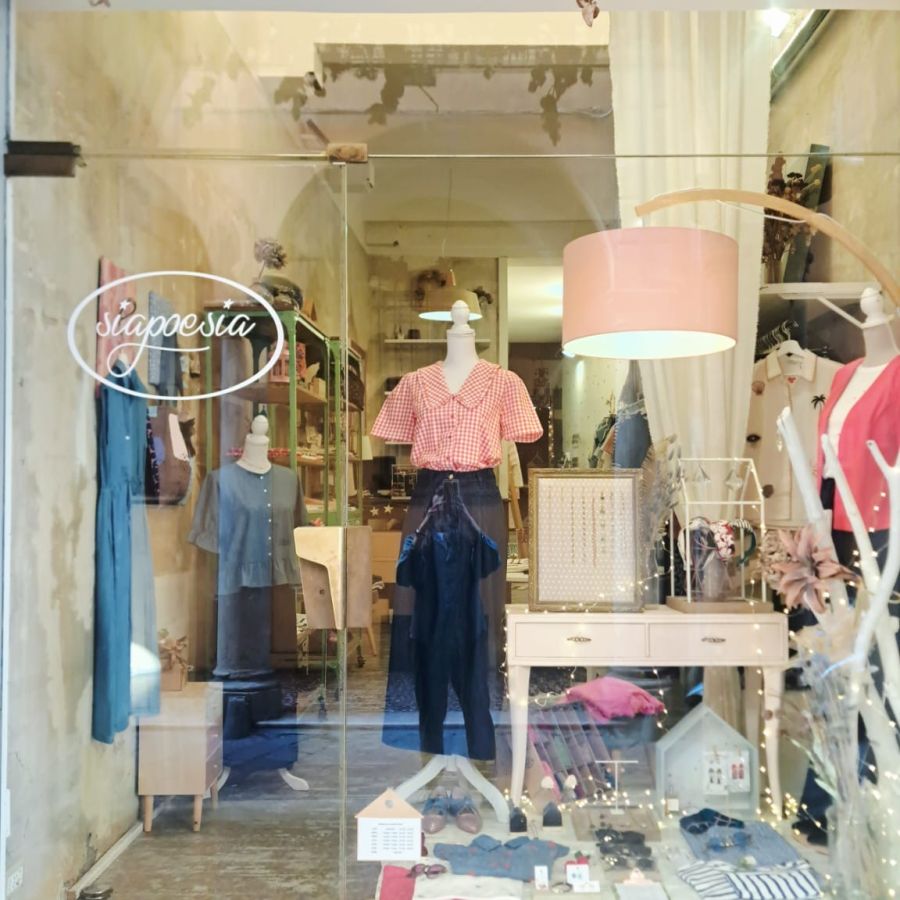 Cedesi attività di abbigliamento in Centro Storico a BOLOGNA